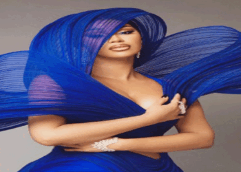 গায়িকার হারানো ক্রেডিট কার্ড থেকে মুহূর্তেই ৭৩ লাখ খরচ অজ্ঞাত ব্যক্তিদের