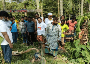 গাইবান্ধায় বিদ‍্যুৎম্পৃষ্টে বাবা-ছেলের মৃত্যু