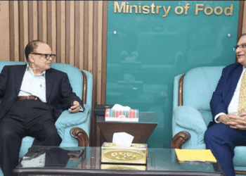 করাচি থেকে সরাসরি পণ্যবাহী জাহাজ চট্টগ্রাম বন্দরে আসছে : খাদ্য উপদেষ্টা