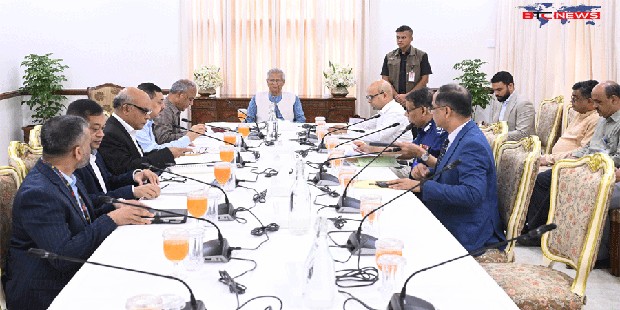 নির্বাচনে স্বচ্ছতা নিশ্চিতে দ্রুত বডি-ওর্ন ক্যামেরা কেনার নির্দেশ প্রধান উপদেষ্টার