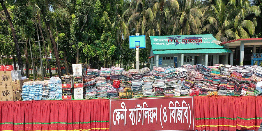 ফেনী সীমান্তে বিপুল পরিমাণ ভারতীয় শাড়ি, পোশাক-গরু জব্দ