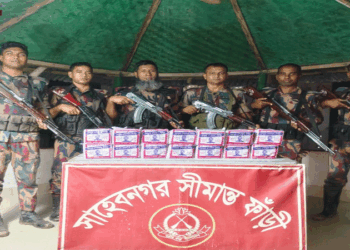 রাজশাহী’র দামকুড়া ও গোদাগাড়ী সীমান্ত হতে ভারতীয় মদ ও পাতার বিড়ি আটক