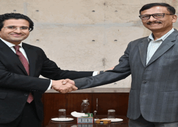 পররাষ্ট্র উপদেষ্টার সঙ্গে পাকিস্তানের পেট্রোলিয়াম মন্ত্রীর বৈঠক