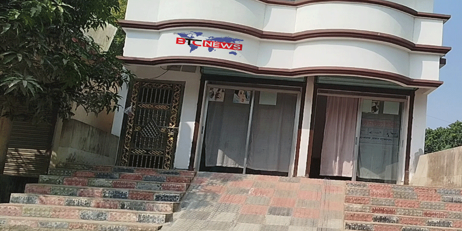 জামালপুরে বাসার সামনে নোংরা আবর্জনা ফেলার অভিযোগ