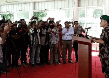 চাঁপাইনবাবগঞ্জ ৫৩ বিজিবি সদর দপ্তরে প্রেস ব্রিফিং: বিজিবির রংপুর রিজিয়নে এবছর ৬০ কোটি টাকার চোরাচালানপণ্য জব্দ, ৫০১ আসামি গ্রেফতার