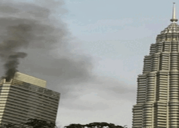 কুয়ালালামপুরের পেট্রোনাস টাওয়ার ৩-এ ভয়াবহ অগ্নিকাণ্ড
