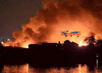 ৪০ মিনিট পর ঘটনাস্থলে ফায়ার সার্ভিস, আগুন নিয়ন্ত্রণে ১৬ ইউনিট