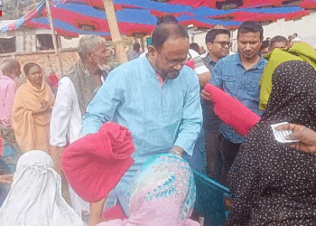 সুলতান সালাউদ্দিন টুকুর কম্বল বিতরণ