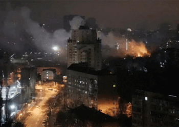 কিয়েভে জ্বালানি ও সামরিক স্থাপনায় রাশিয়ার হামলায় ৬ লাখ মানুষ বিদ্যুৎহীন