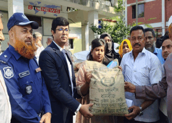 কসবায় ১৪৫০ ক্ষুদ্র ও প্রান্তিক কৃষকের মাঝে বিনামূল্যে বীজ ও সার বিতরণ