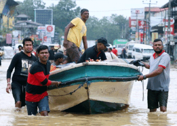 ভূমিধস-বন্যায় বিপর্যস্ত শ্রীলঙ্কায় জরুরি অবস্থা ঘোষণা