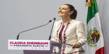 মেক্সিকোর প্রেসিডেন্টের সঙ্গে অশালীন আচরণ, অভিযুক্ত গ্রেফতার