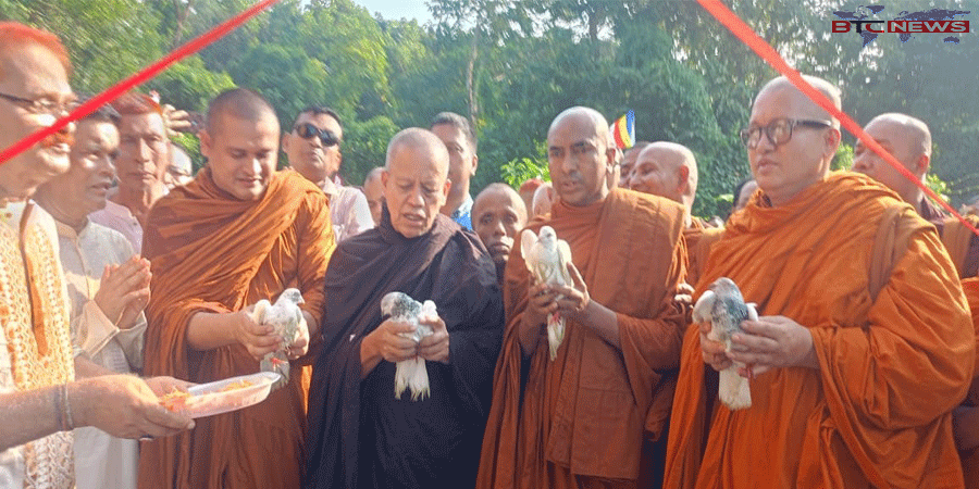 পূর্ব সাতবাড়িয়া বেপারীপাড়া রত্নাংকুর বৌদ্ধ বিহারে দানোত্তম শুভ কঠিন চীবর দানোৎসব সম্পন্ন