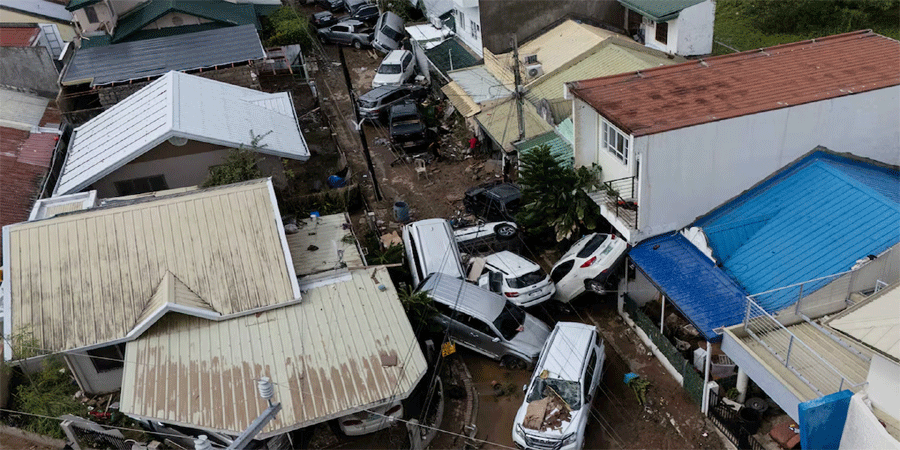 টাইফুনের তাণ্ডবে ফিলিপিন্সে জরুরি অবস্থা জারি