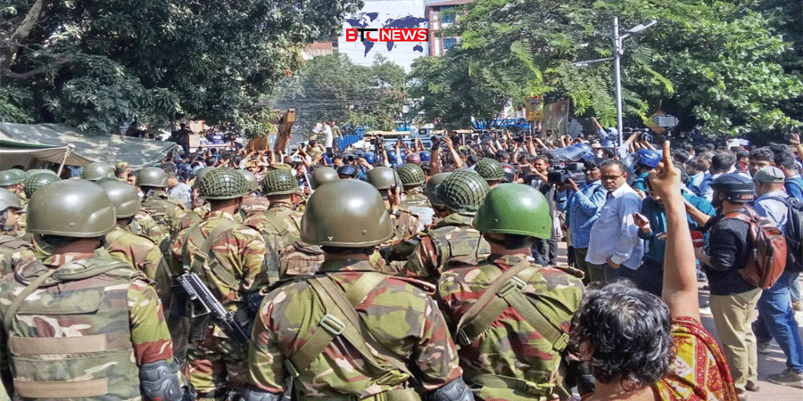 ধানমন্ডি-৩২ ভাঙার বুলডোজার আটকে দিলো সেনাবাহিনী
