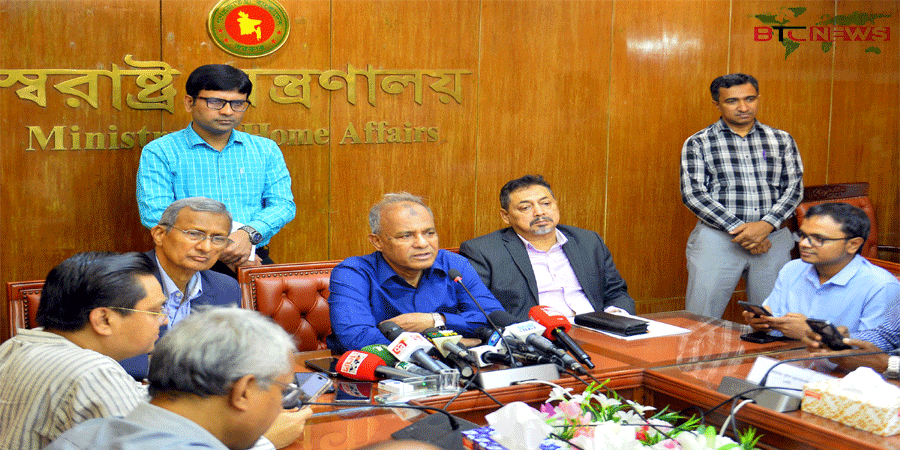 ঐতিহাসিক রায় নিয়ে জনমনে কোনো আতঙ্ক দেখছি না : স্বরাষ্ট্র উপদেষ্টা