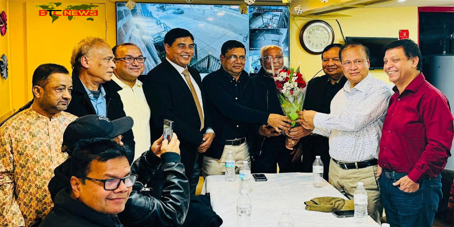 আমেরিকার নিউইয়র্কে চট্টগ্রাম সমিতি কর্তৃক ব্যারিস্টার মনোয়ার হোসেনকে সংবর্ধনা প্রদান