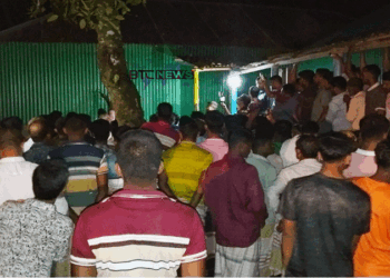 বাবাকে কুপিয়ে হত্যা করল মাদকাসক্ত ছেলে, আটক সময় ৩ এসআই আহত 