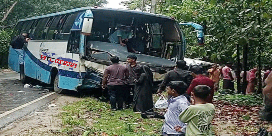 কক্সবাজারে বাস-মাইক্রোবাসের সংঘর্ষে একই পরিবারের ৫ জন নিহত
