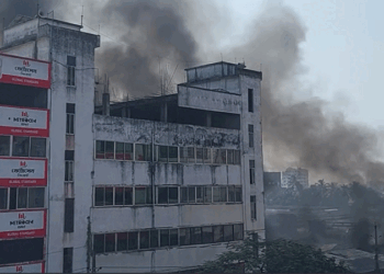 টঙ্গীতে তুলার গুদামে ভয়াবহ আগুন