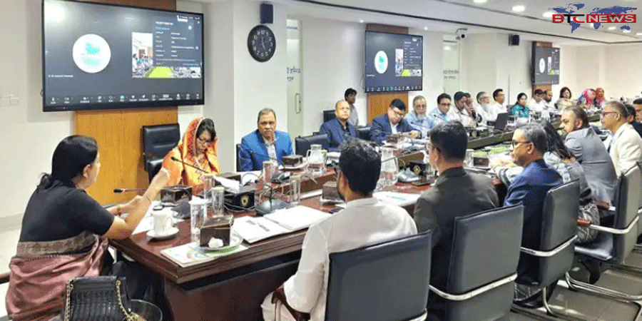 বায়ুদূষণ রোধে একযোগে মাঠে নামার নির্দেশ পরিবেশ উপদেষ্টার