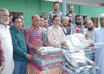 আদমদীঘিতে তারেক রহমানের জন্মদিন উপলক্ষ্যে স্বেচ্ছাসেবক দলের শীতবস্ত্র বিতরণ