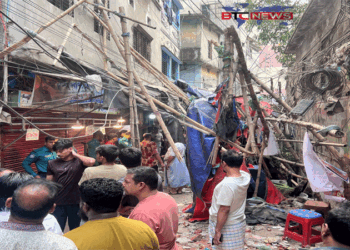 ভূমিকম্পে বংশালের কসাইটুলিতে ৩ জন নিহতের ঘটনায় হতভম্ব প্রত্যক্ষদর্শীরা