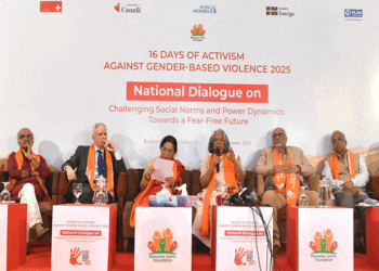 প্রশ্ন শারমীন মুরশিদের: রাজনৈতিক দলগুলো কেন আলাদা নারী শাখা রাখবে?