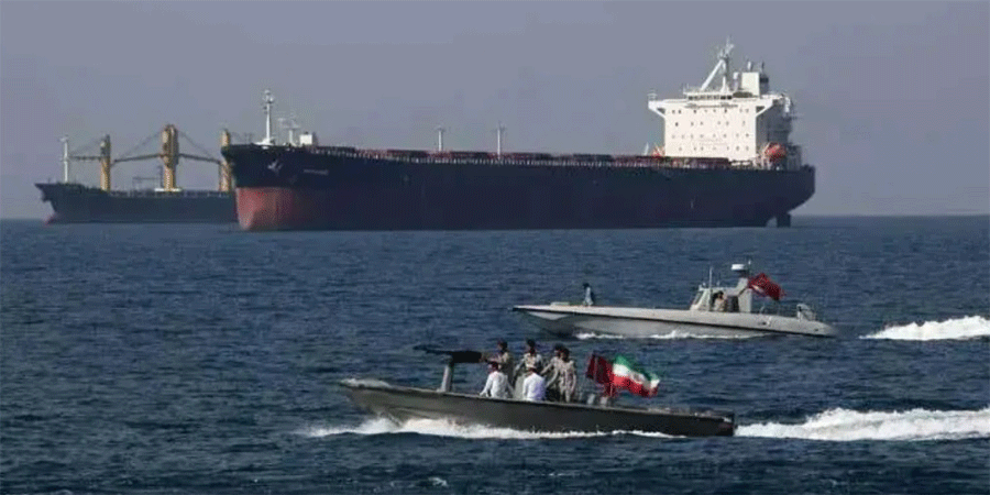 হরমুজ প্রণালীতে তেলসহ বিদেশি জাহাজ আটকালো ইরান