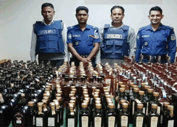 ঝিনাইগাতী থেকে বিপুল পরিমাণ ভারতীয় মদ উদ্ধার