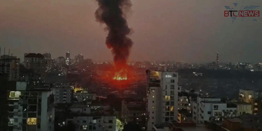 তেজগাঁওয়ের কড়াইল বস্তিতে ভয়াবহ আগুন, নিয়ন্ত্রণে ফায়ার সার্ভিসের ১৬ ইউনিট