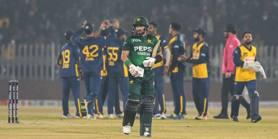 পাকিস্তানকে হারিয়ে ফাইনালে শ্রীলঙ্কা