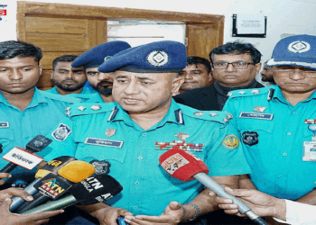 রাজশাহীতে বিচারকের ভাড়া বাসায় ছুরিকাঘাতে ছেলে নিহত, স্ত্রী গুরুতর আহত, ঘাতক আটক