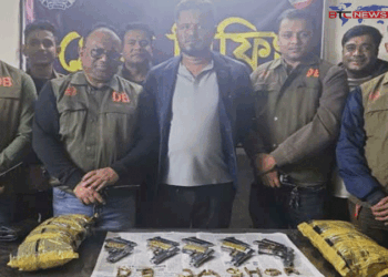 বিদেশি ৫ পিস্তল ৫০ রাউন্ড গুলি-৪ কেজি গাঁজাসহ অস্ত্র ব্যবসায়ী গ্রেপ্তার