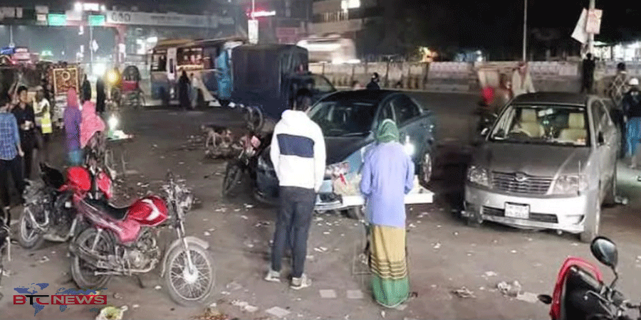 মানিকগঞ্জে চলন্ত পিকআপ থেকে ককটেল বিস্ফোরণ
