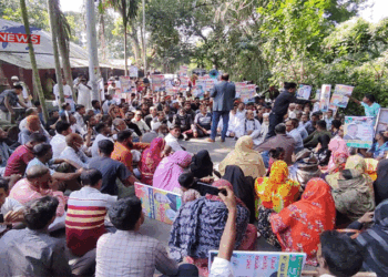 মাগুরা-২ আসনে বিএনপির মনোনয়ন পরিবর্তনের দাবিতে সাবেক এমপি কাজী কামালের সড়ক অবরোধ