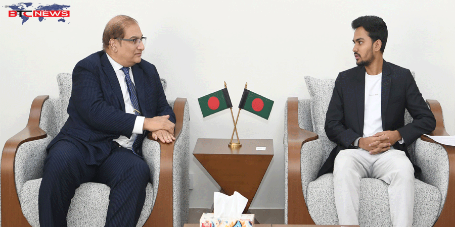 ক্রীড়া উপদেষ্টার সঙ্গে পাকিস্তানের হাইকমিশনারের সৌজন্য সাক্ষাৎ