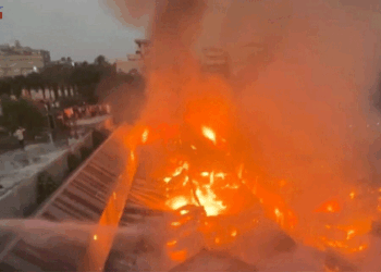 গাজীপুরে টিনশেডের কলোনিতে আগুন, ১০০ ঘর পুড়ে ছাই