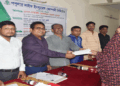 রাজশাহীতে পপুলার লাইফ ইন্সুরেন্সের উদ্যোগে ১৩২ গ্রাহকের মধ্যে এক কোটি ২৬ লাখ টাকার চেক বিতরণ