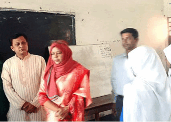 তানোর বালিকা উচ্চ বিদ্যালয় পরিদর্শনে জেলা প্রশাসক আফিয়া আক্তার