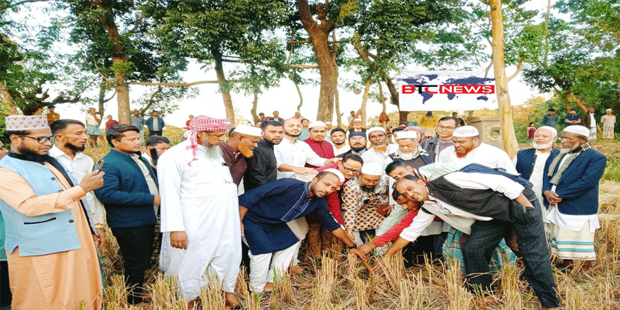 সাতকানিয়ায় উত্তর কাঞ্চনা বটতলে ৬০ বছর পরে জামে মসজিদের নির্মাণ কাজের শুভ উদ্বোধন