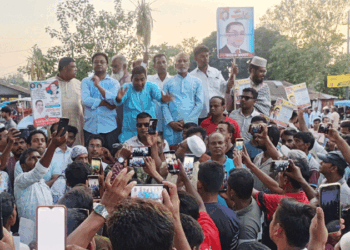 বাগমারায় বিএনপি প্রার্থী ডিএম জিয়ার শুভেচ্ছা বিনিময়