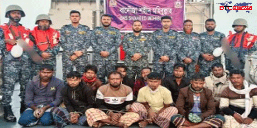 মিয়ানমারে পাচারকালে ডিজেল ও সিমেন্টভর্তি ইঞ্জিনচালিত বোটসহ আটক-১১