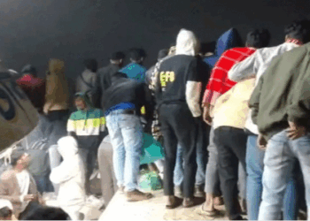 লঞ্চ–বালুবাহী বাল্কহেড সংঘর্ষ, অল্পের জন্য রক্ষা পেলেন সহস্রাধিক যাত্রী