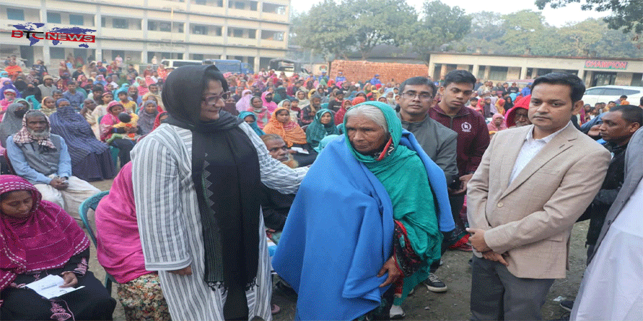 টাঙ্গাইলে ছিন্নমূল শীতার্ত মানুষের মাঝে জেলা প্রশাসকের কম্বল বিতরণ