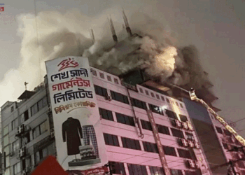 গুলিস্তানের ‘খদ্দর বাজার শপিং কমপ্লেক্স’-এ  আগুন নিয়ন্ত্রণে