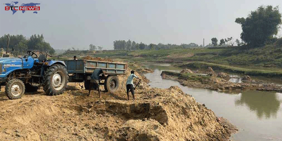 ফটিকছড়িতে অস্তিত্ব বিপন্নের পথে হালদা নদী!