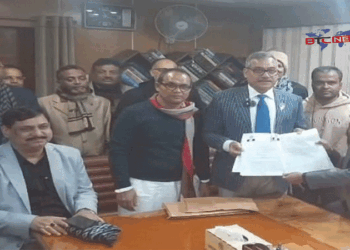 চাঁপাইনবাবগঞ্জ সদর আসনে বিএনপি ও জামায়াত প্রার্থীর মনোনয়নপত্র জমা