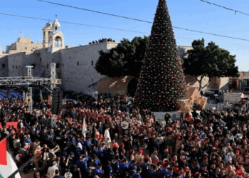 ফিলিস্তিনিদের রক্তেভেজা যিশুর শহর বেথলেহেমে দুই বছর পর বড়দিন উদযাপন