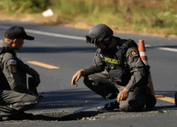 এফ-১৬ যুদ্ধবিমান থেকে কম্বোডিয়ায় ৪০টি বোমা ফেললো থাইল্যান্ড